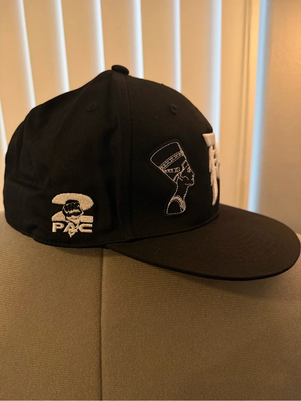 Primitive snapback white