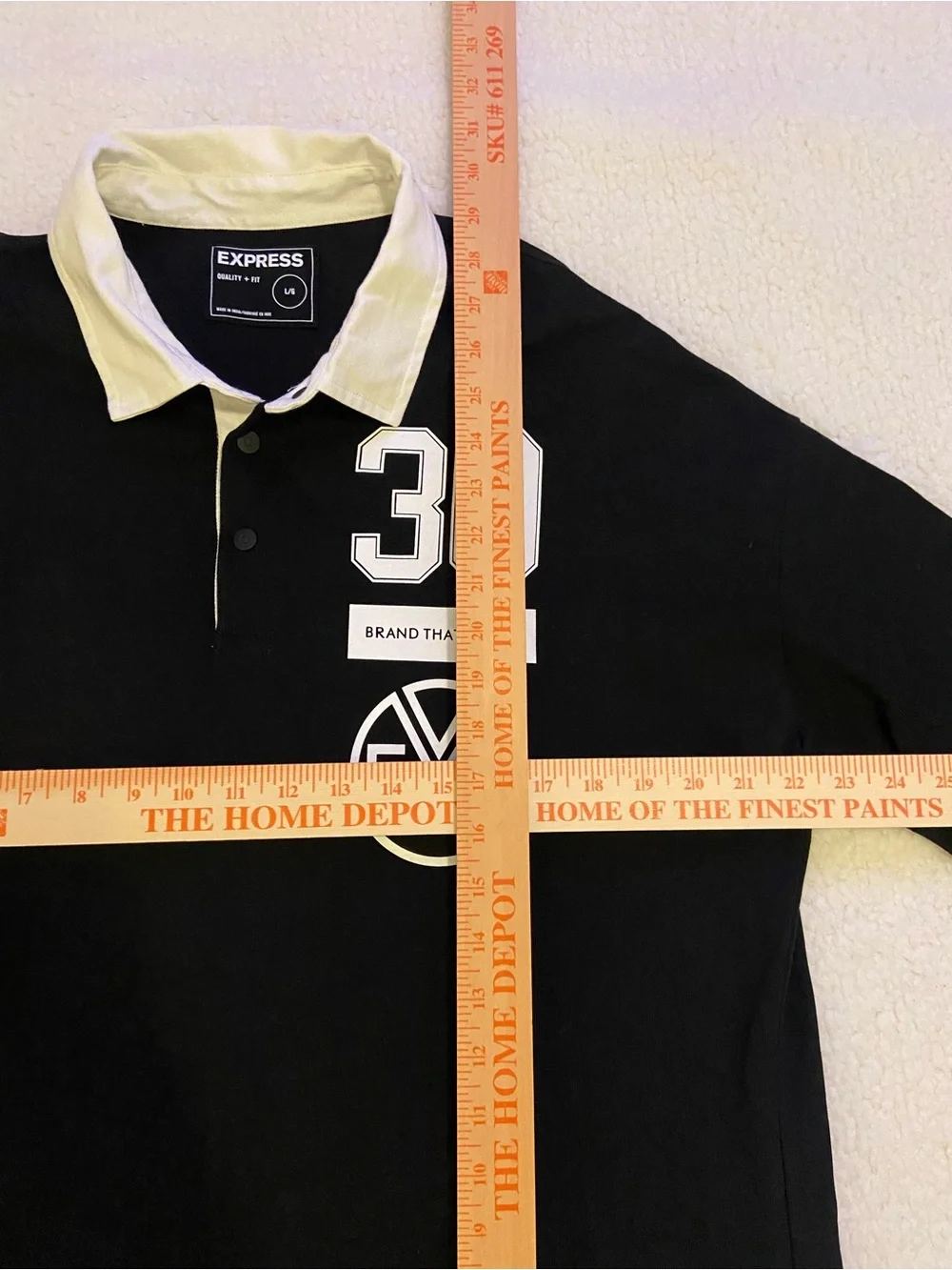 Express contrasting polo uniteson