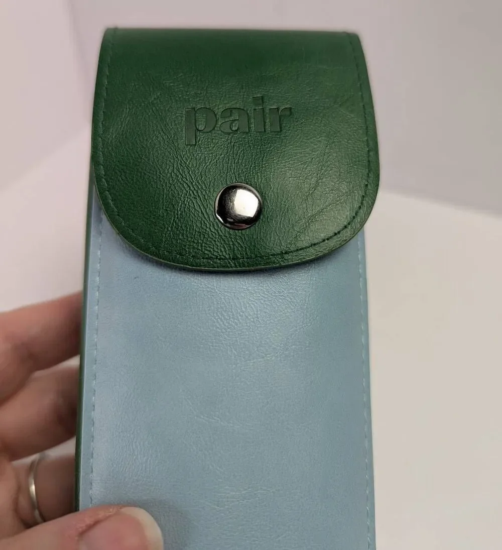Pair green blue