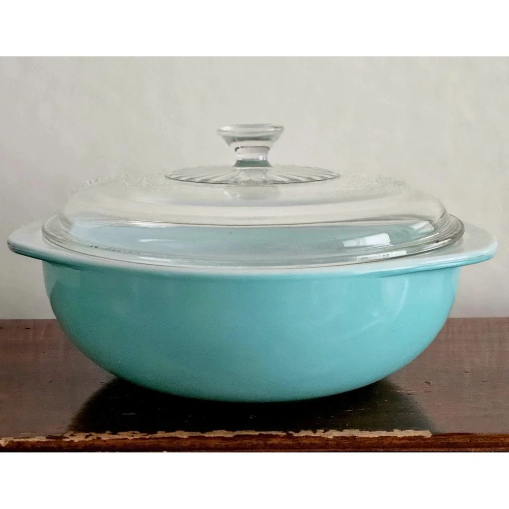 Vintage Pyrex #024 2-Quart  Turquoise Robin's Egg Blue Casserole W/624C Lid