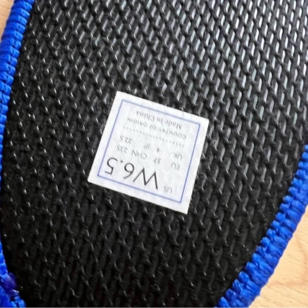 Rothys size fabric