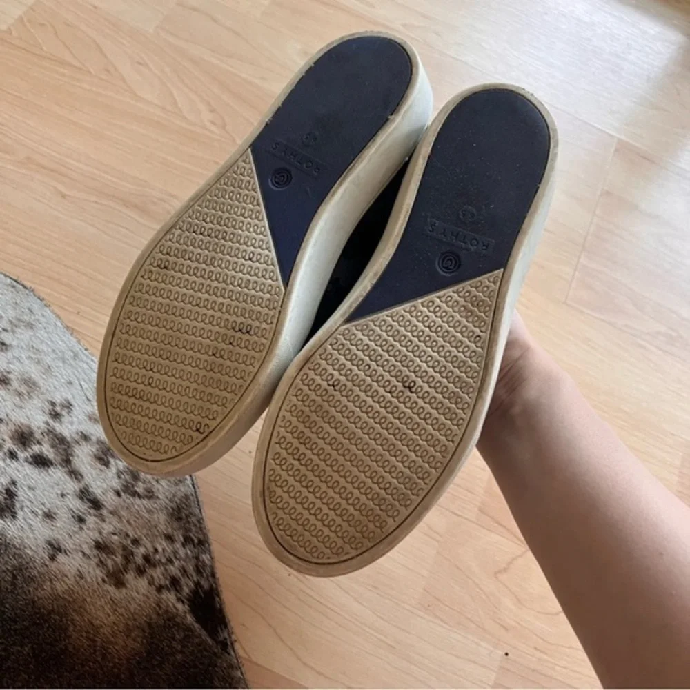 Rothys size fabric