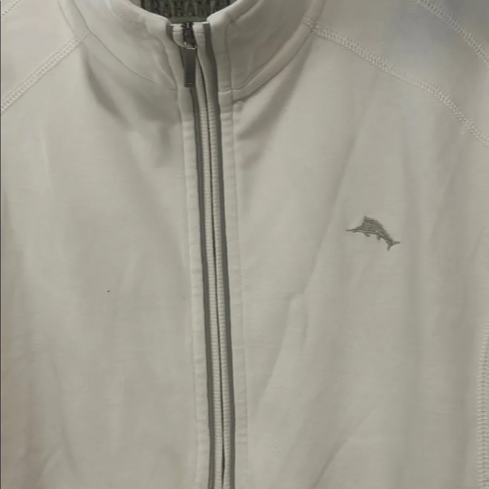 Tommy Bahama chest size
