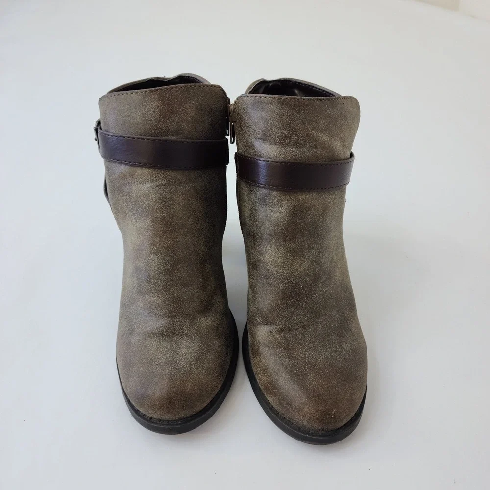 Soda Womens Olive Brown Distressed Faux Suede Buckle Strap Block Heel Ankle Boot