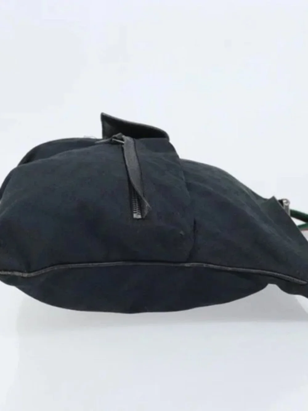 Gucci brand	gucci color	black