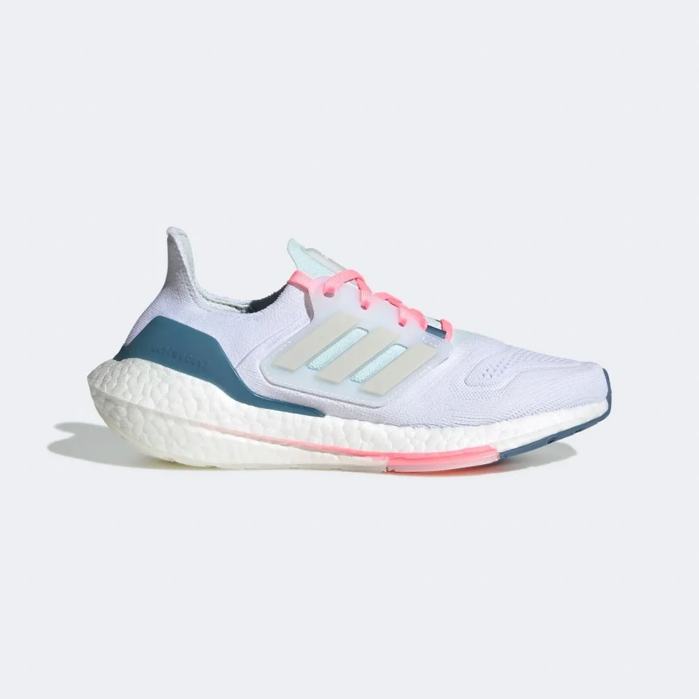 [NEW] Women's adidas UltraBoost 22 Shoes GX5929‎