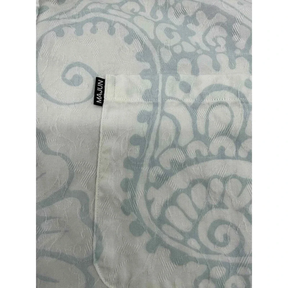 Majun leaf green