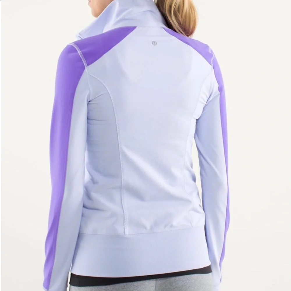 lululemon athletica reposhing this