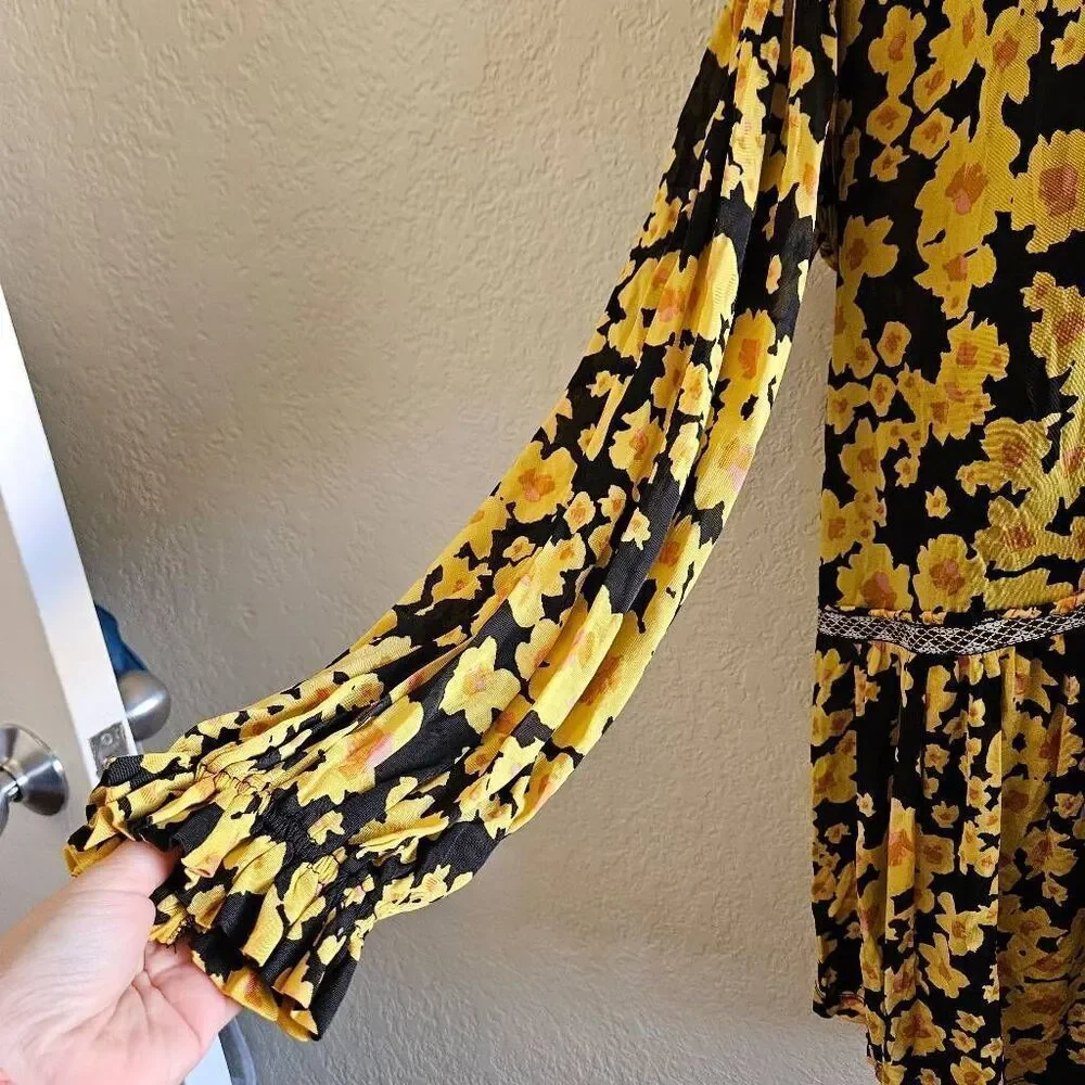 Free People there button