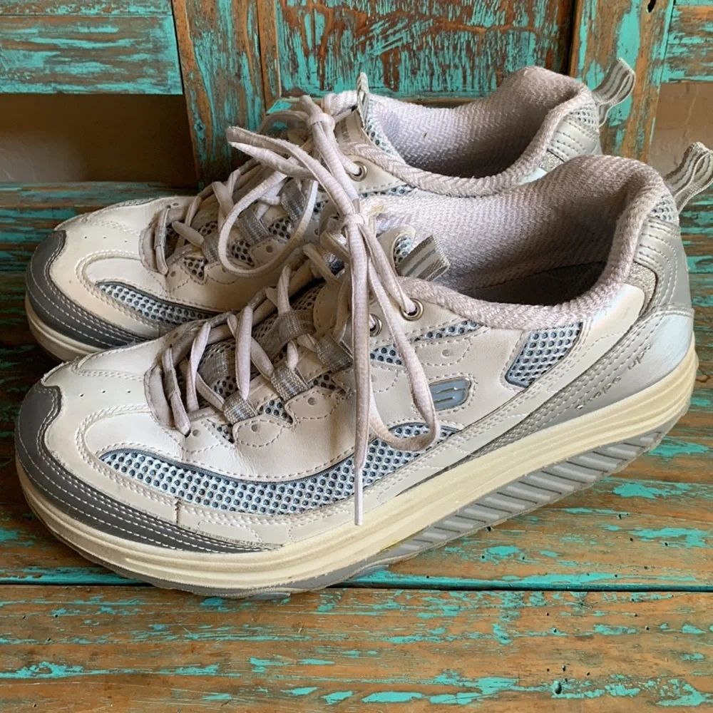 Skechers Shape-Ups Leather Toning Walking Rocking Shoes 11803 Silver Size 9
