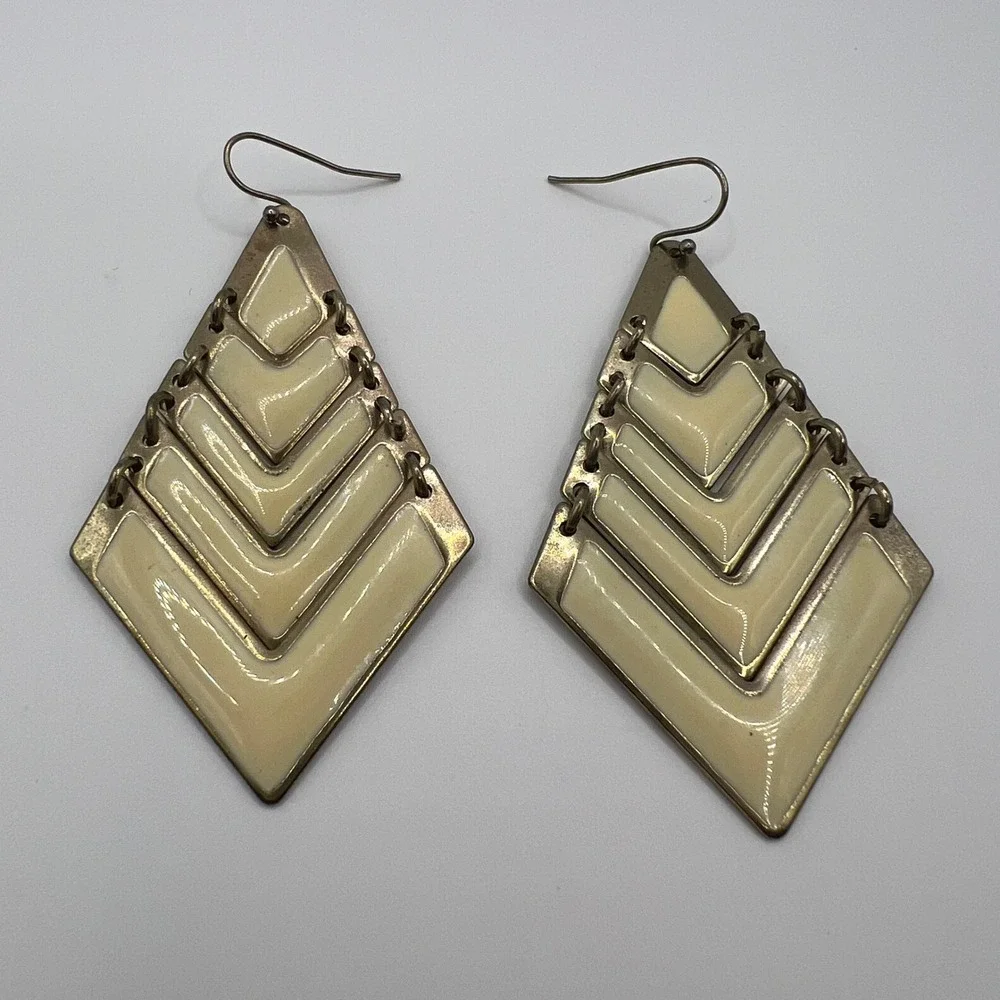 N/A bold geometric