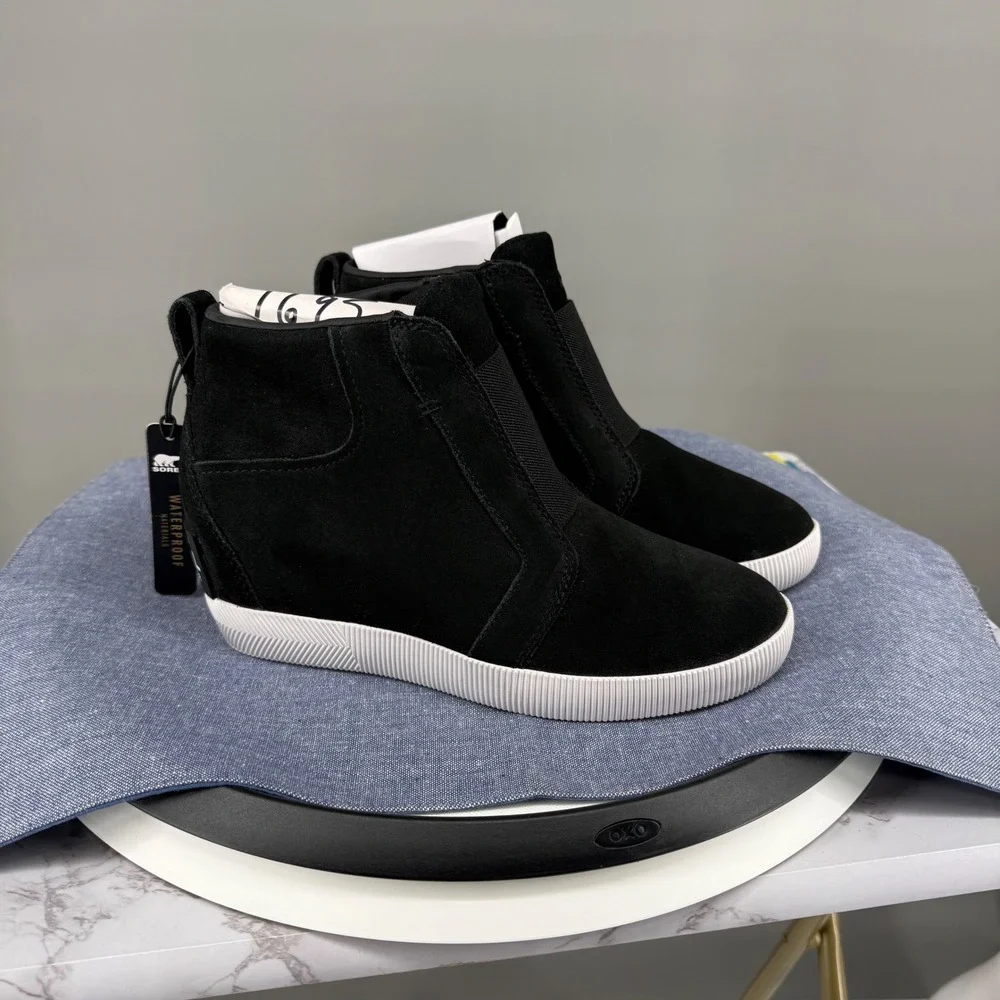 Sorel black brand