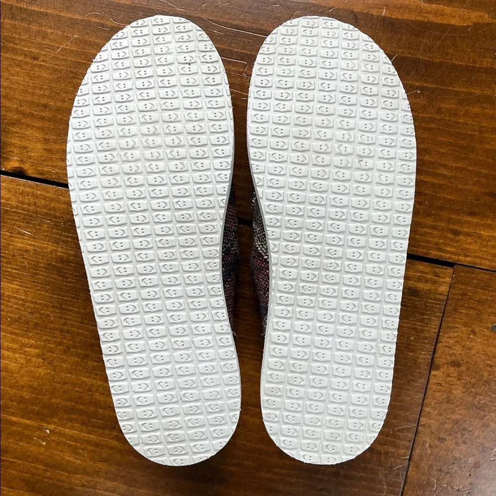 Sanuk good