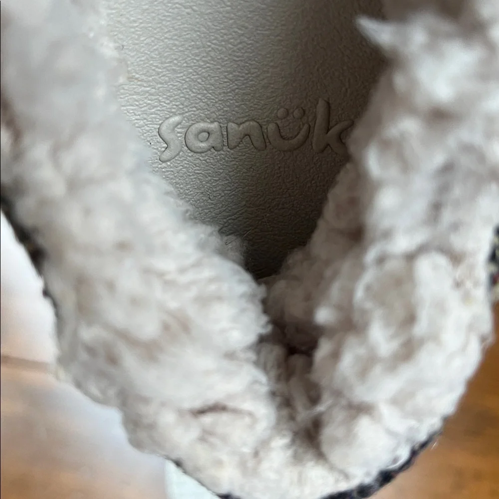Sanuk good