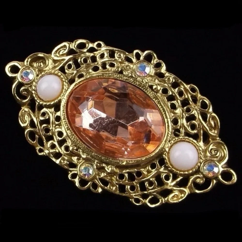 Vintage Gold Tone‎ Filigree Rhinestone Brooch