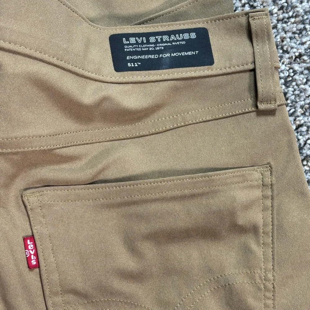 Levi's Strauss 511 Men's 34x29 Engineered for Movement Khaki Pants Slim Fit Tan