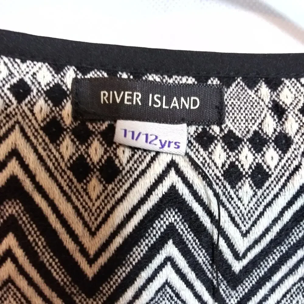 River Island river island