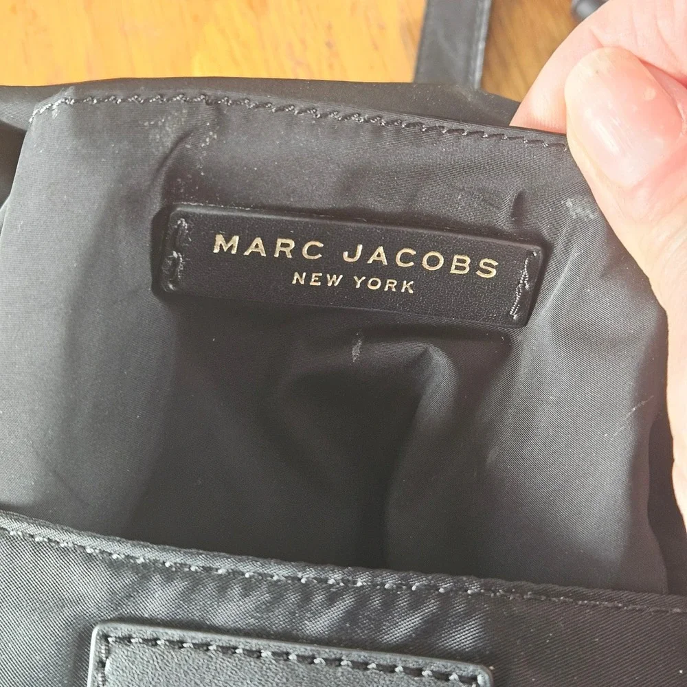 Marc Jacobs within using smoke