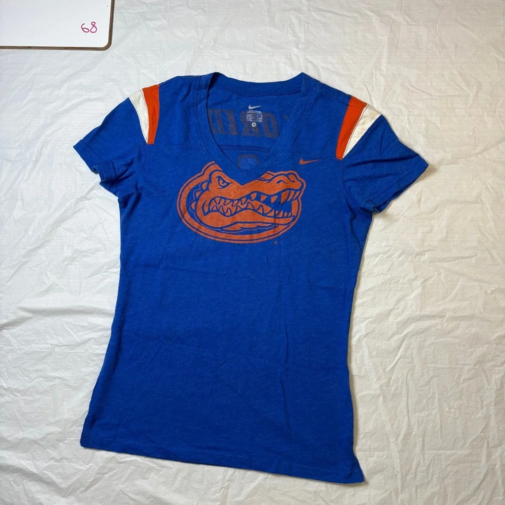 Nike Florida Gators Women's V‎ Neck T Shirt Orange Gator Logo Blue M
