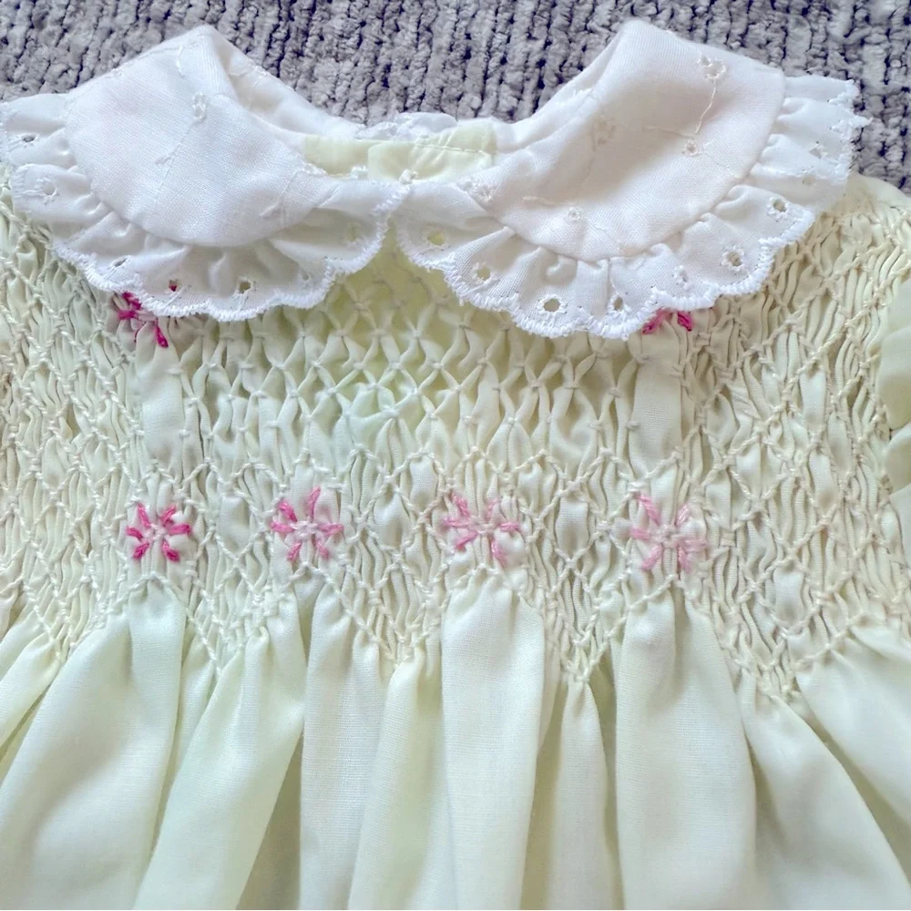 Vintage Polly‎ Flinders Yellow Smocked Dress Eyelet Collar Puff Sleeves 24M