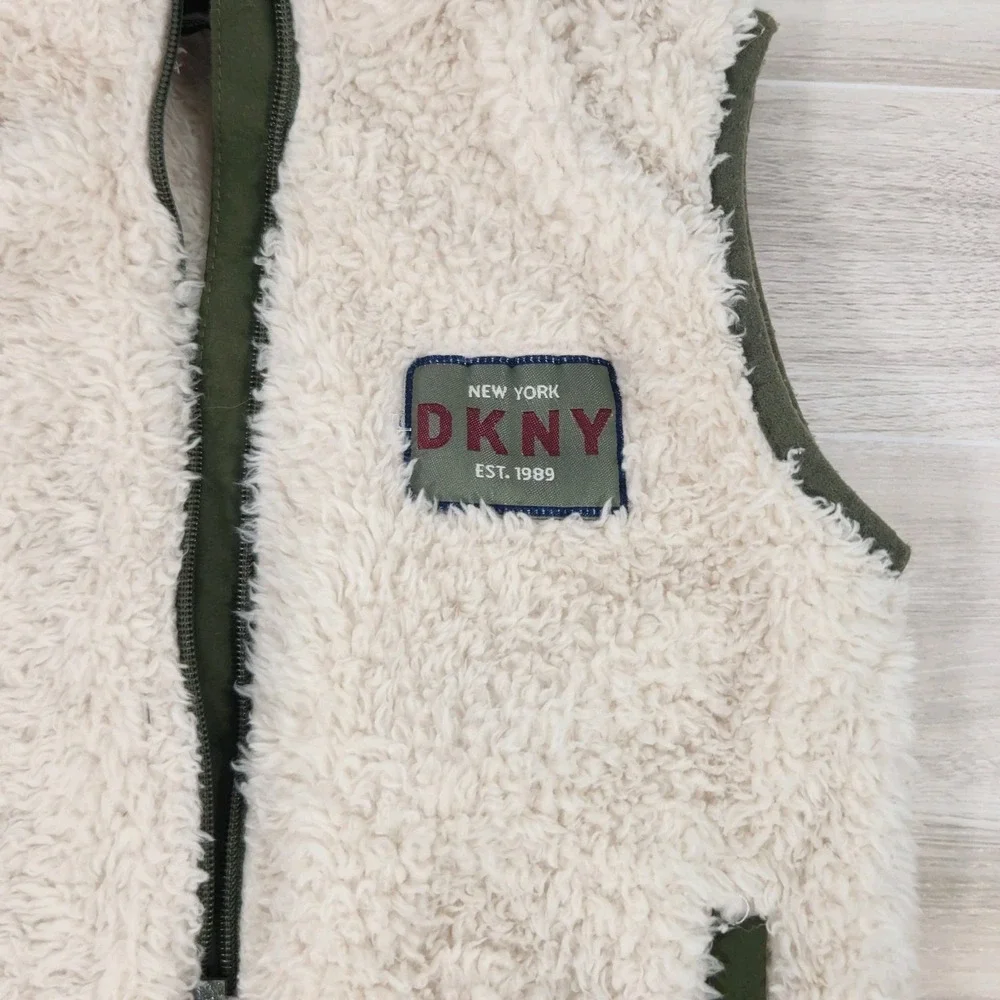 DKNY Toddler Girls‎ Sherpa Fleece Zip Front Sleeveless Vest w/Pockets, size 4T