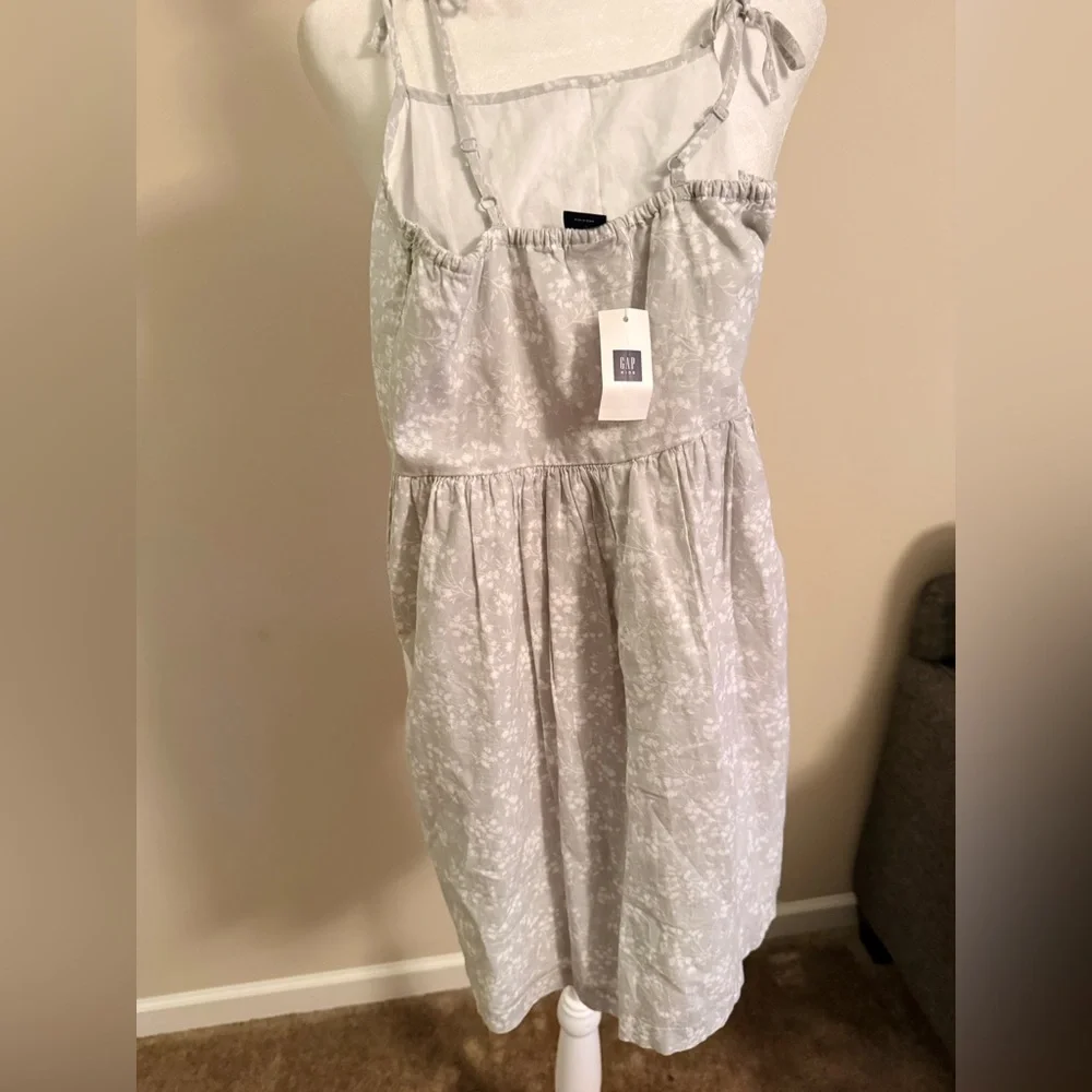 NWT girls GAP White/gray Floral Dress sleeveless Sz L 10