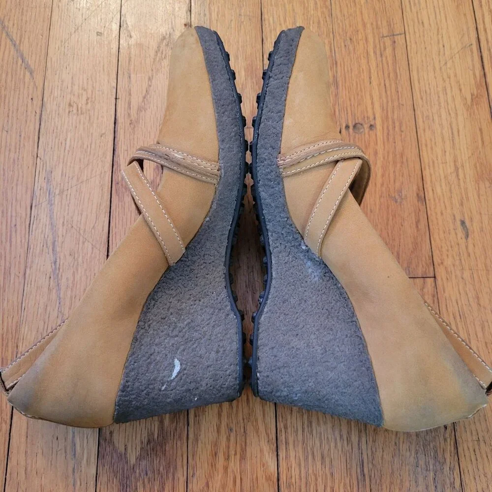 Timberland Leather‎ Mary Jane Shoes 7.5M Beige Wedge