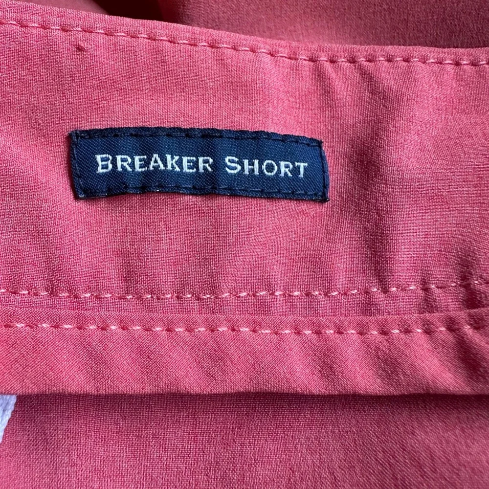 Vineyard Vines dry features