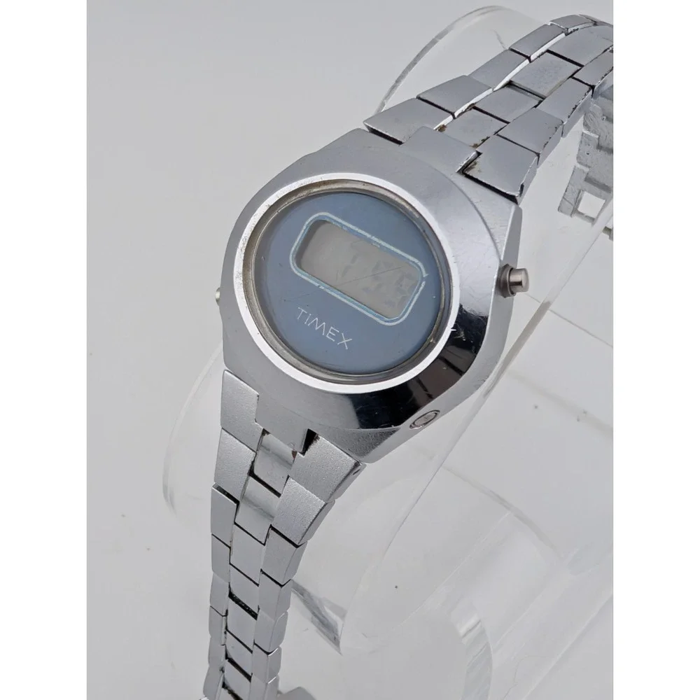Vintage Timex Digital Watch Women 27mm Case Silver 6