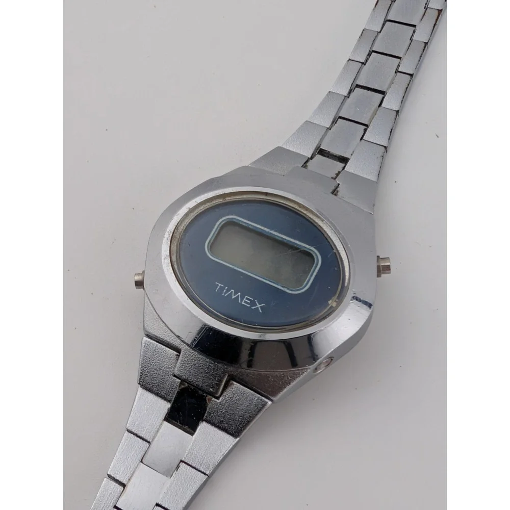 Vintage Timex Digital Watch Women 27mm Case Silver 6