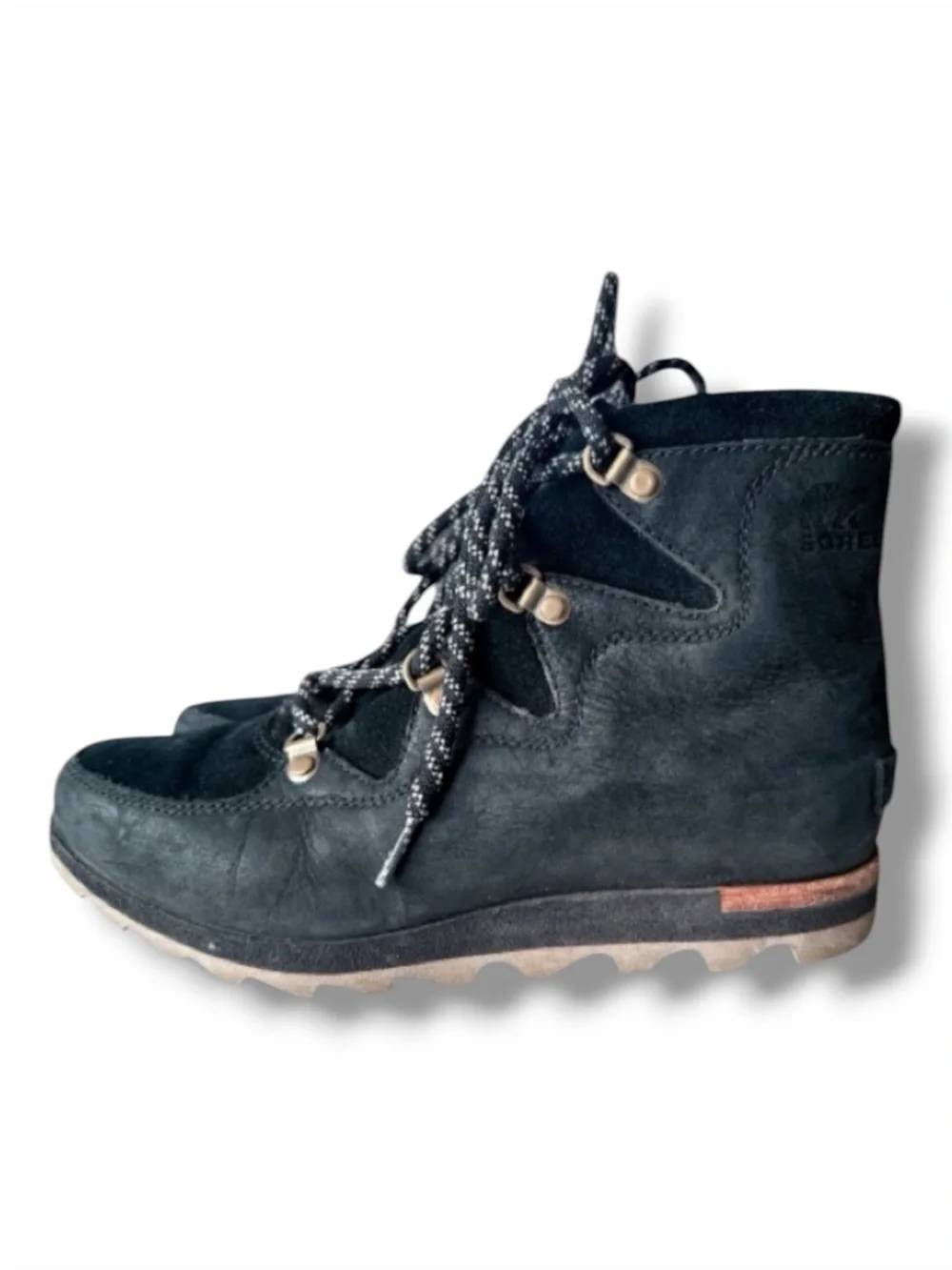 Sorel Sneakchic Alpine Boots Black in Size 8