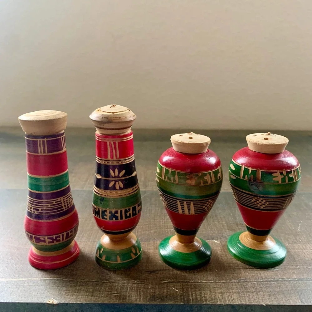 Vintage~1980s Mexican Wooden Salt & Pepper Shakers Folk Art Painted Set of‎ 4