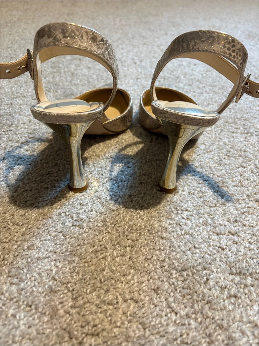 Jessica Simpson elegant gold