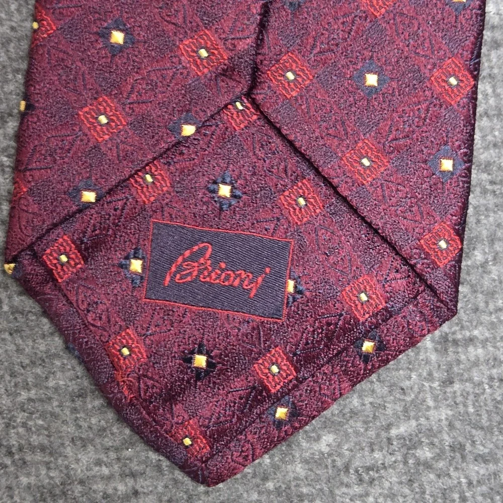 Brioni red diamond