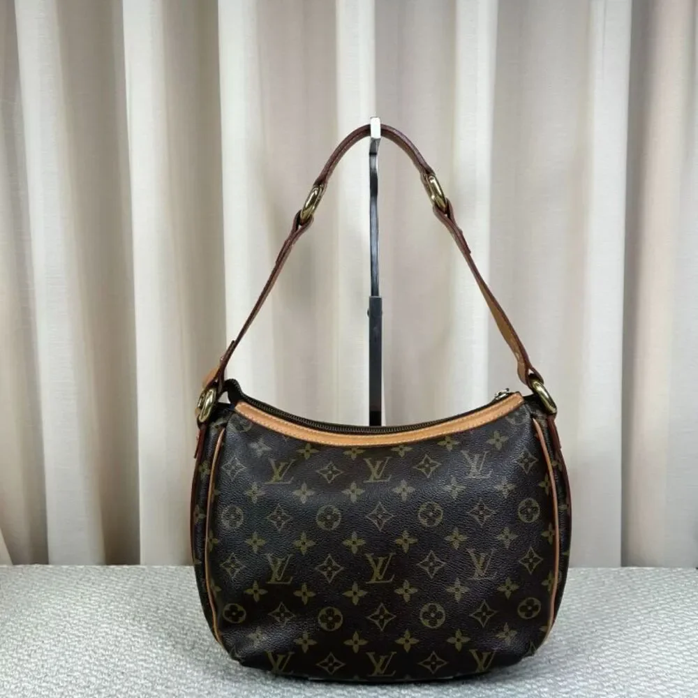 Louis Vuitton inclusions shopping