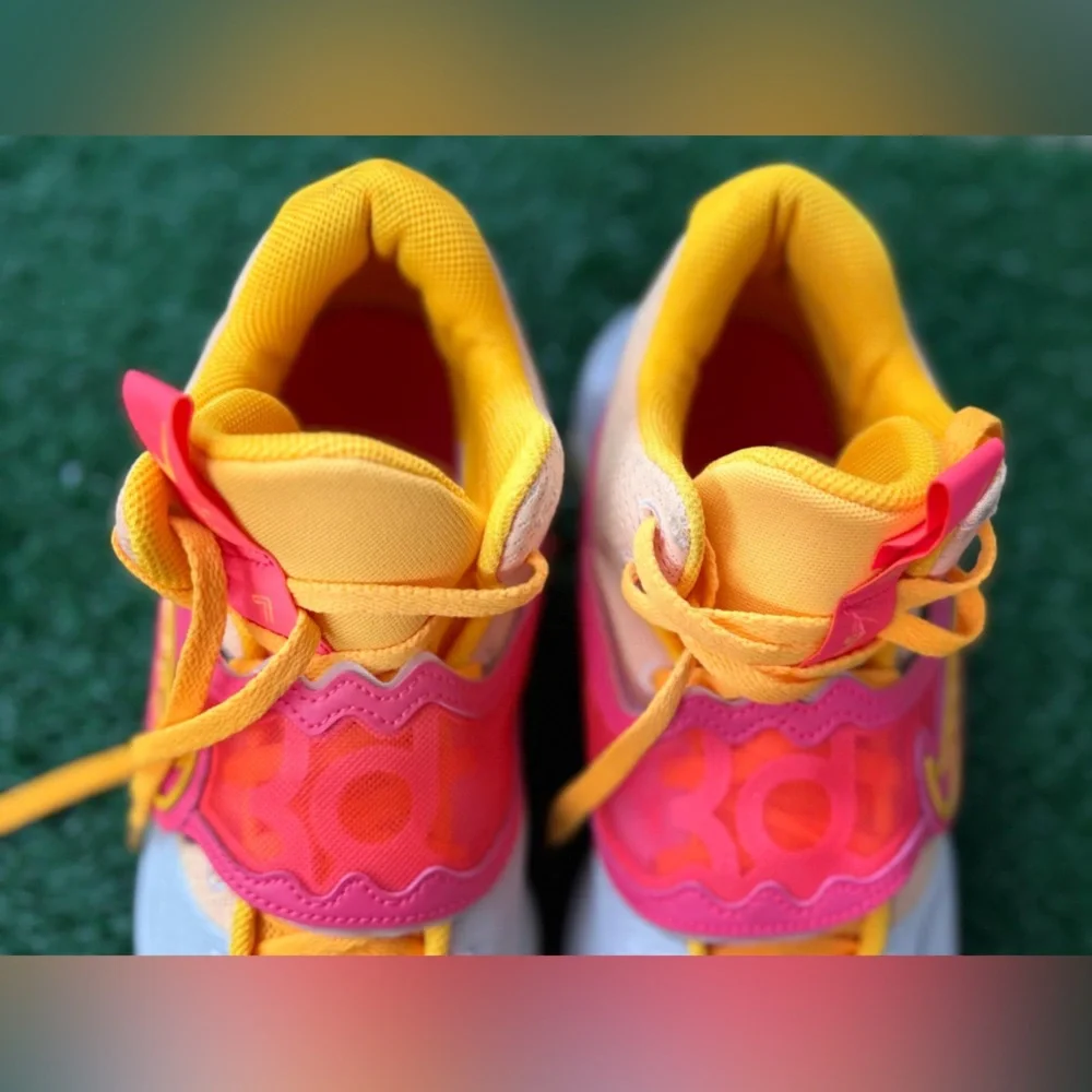 Nike excellent preowned