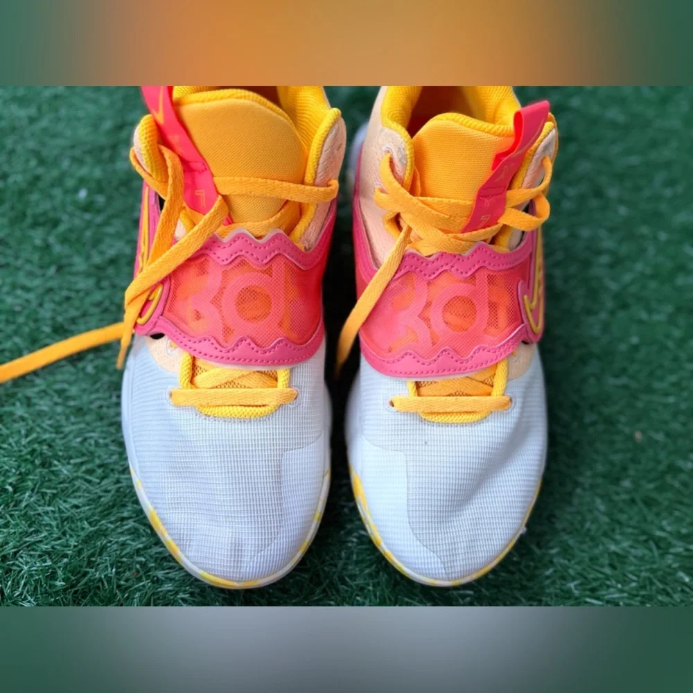 Nike excellent preowned