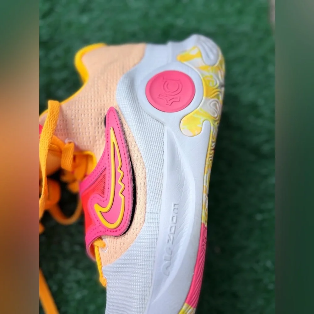 Nike excellent preowned