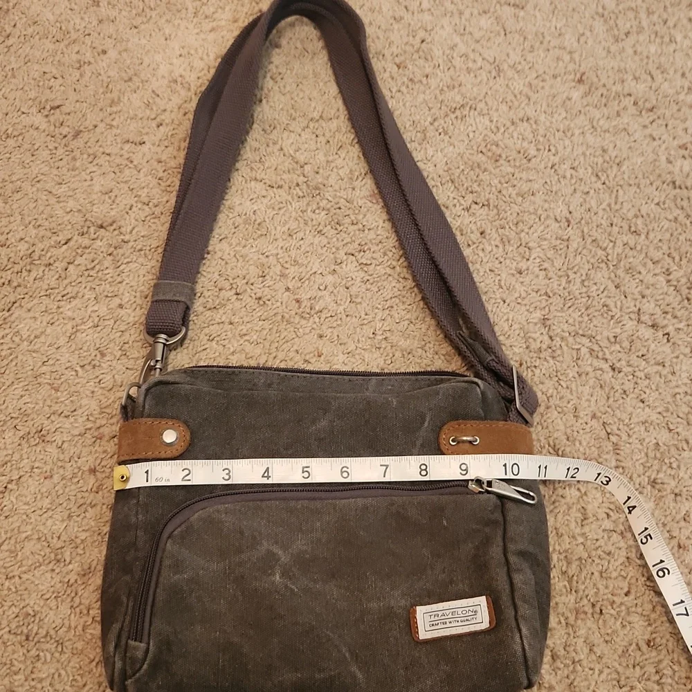 Travelon Anti-Theft Heritage Gray Crossbody Travel Bag with Adjustable Strap‎