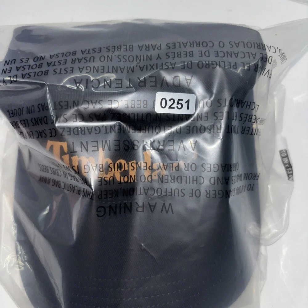 Timberland Snapback Baseball Hat Cap Black Embroidered‎ Logo Adjustable