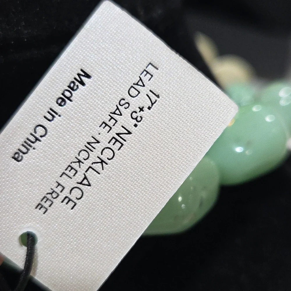 💚▪️Piper K ▪️Elegant Green  Beaded and Cream Floral Pendant  17in Necklace