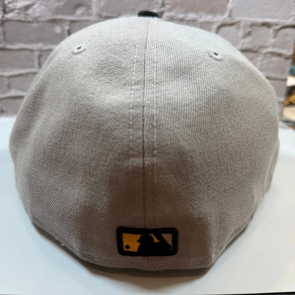New Era 59FIFTY Pittsburgh Pirates Mens 7 3/8 Gray Black Fitted Baseball Hat