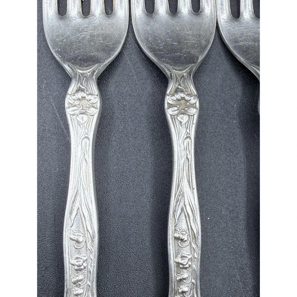 4 Rogers & Bro AI XII Dinner Forks‎ Silverplate Art Nouveau Monogram