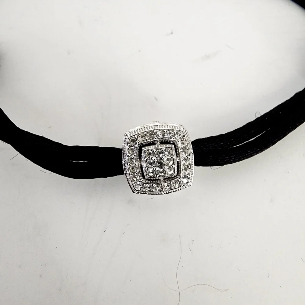 N/A rhinestone black