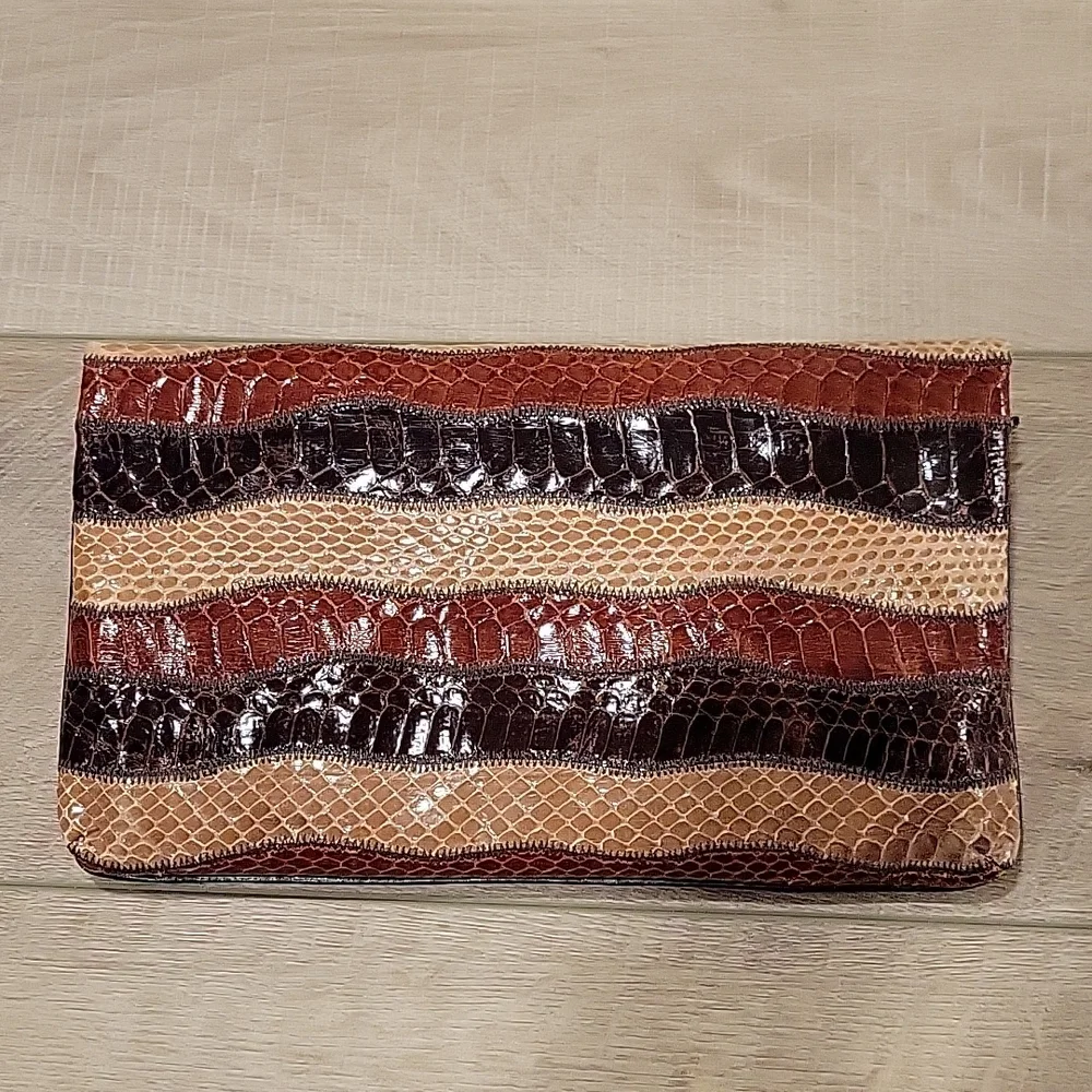 Saks Fifth‎ Avenue Vintage Snakeskin Pattern Clutch Purse 3 shades of brown