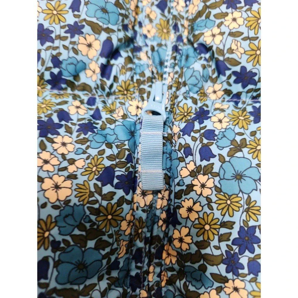 Lands' End Kids Girl's Down Quilted Puffer Vest Small 7-8 Blue Floral Zip Pocket