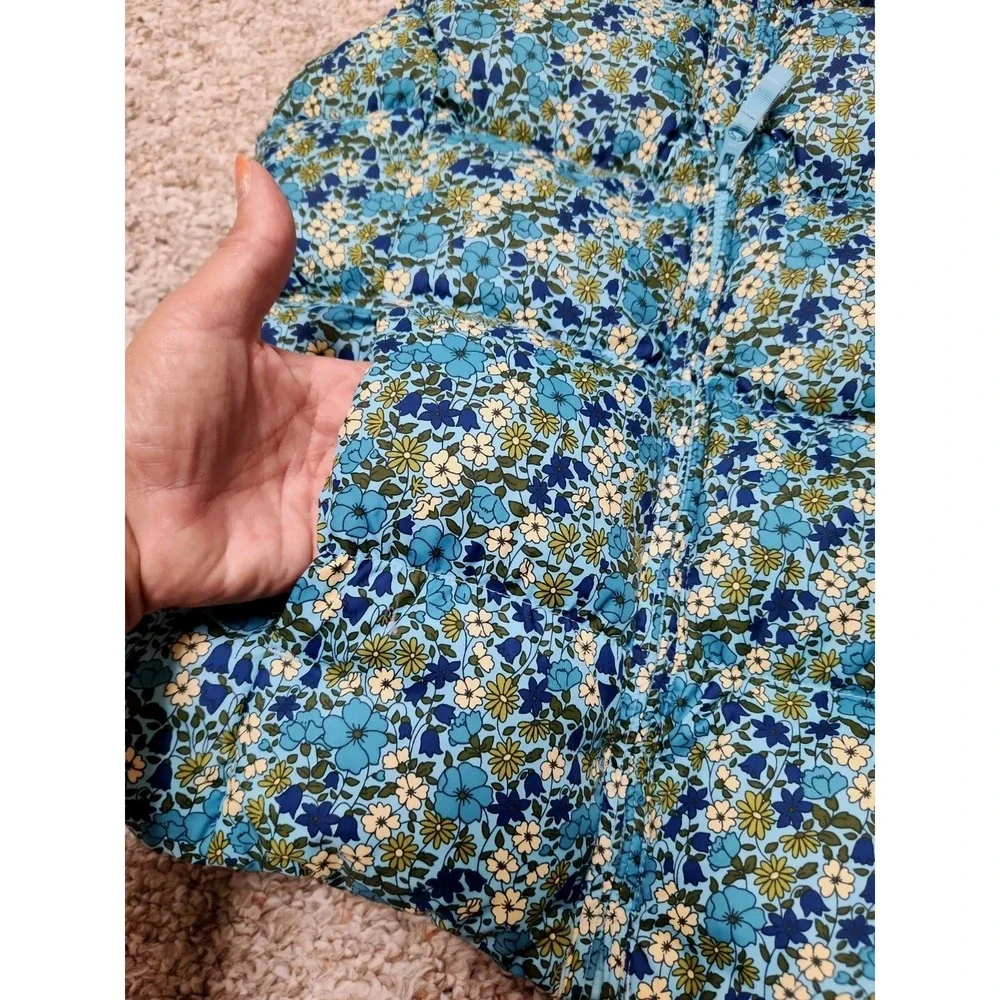 Lands' End Kids Girl's Down Quilted Puffer Vest Small 7-8 Blue Floral Zip Pocket