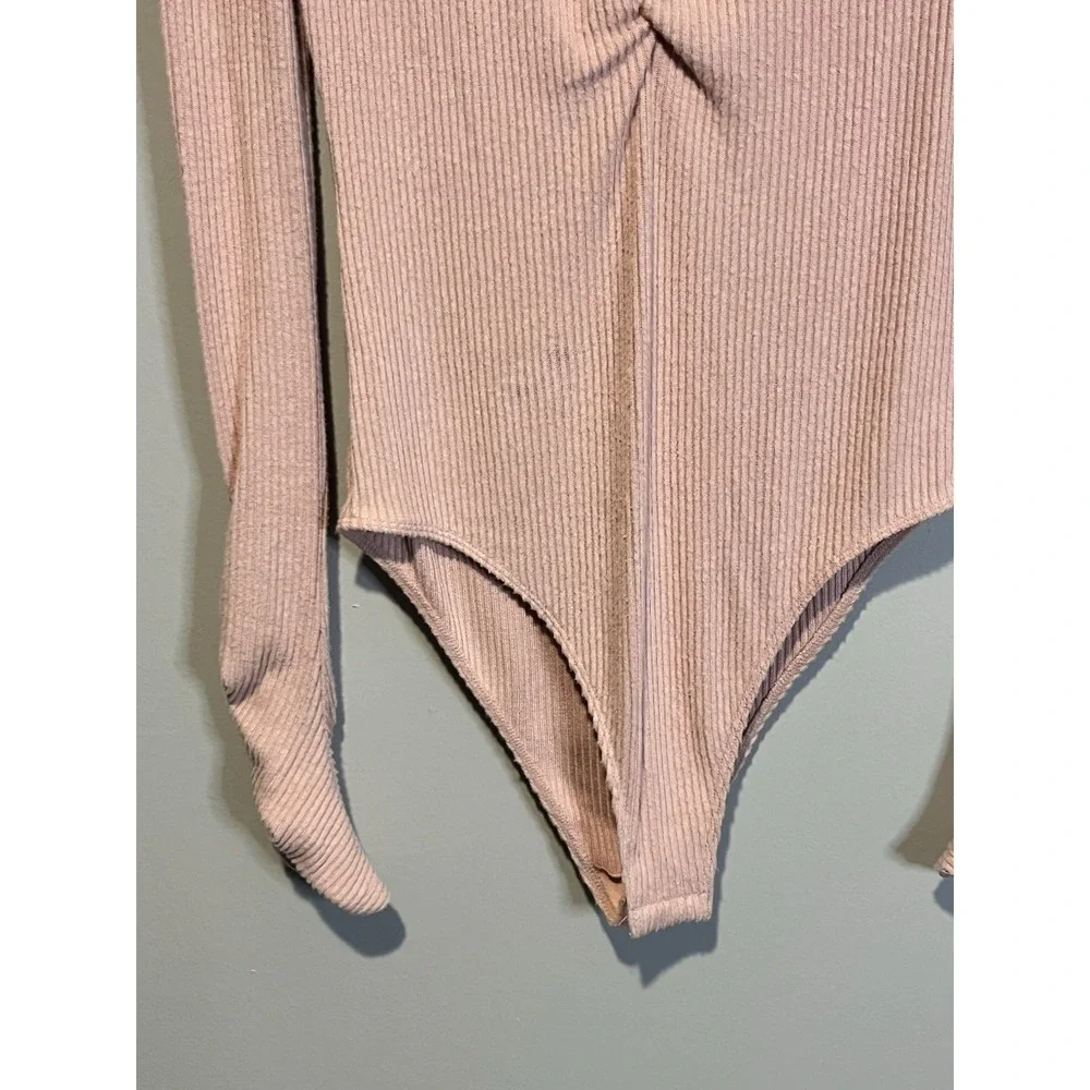 NWT Intimately Free People Rib Knit Bodysuit Lrg V-Neck Cozy Up Pink Salt READ