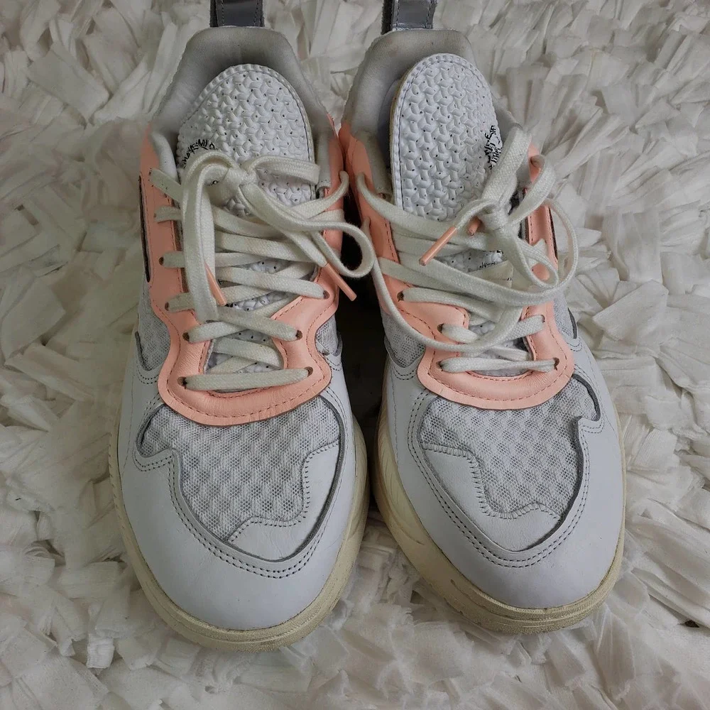 adidas Originals detail pastel