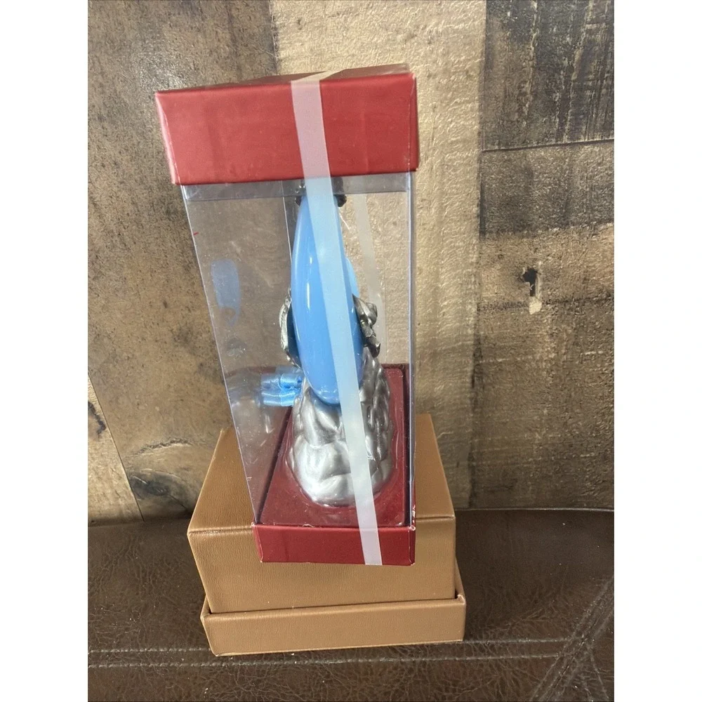 Lenox hung shelf